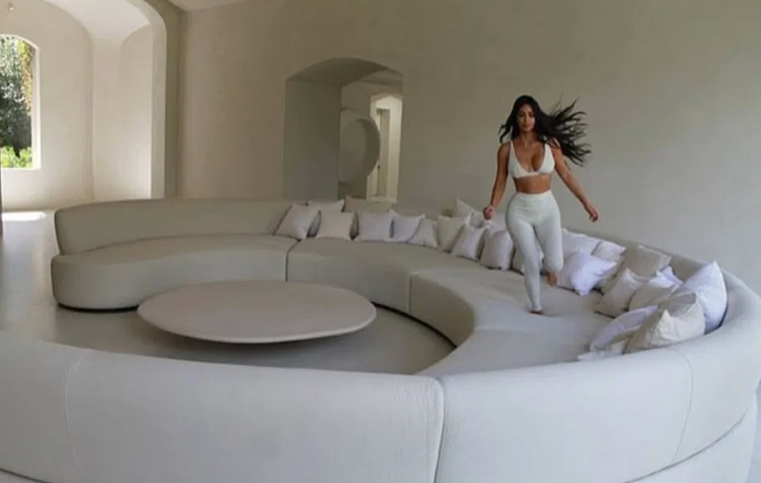 Kim Kardashian's Favorite White Nail Colors - wide 6