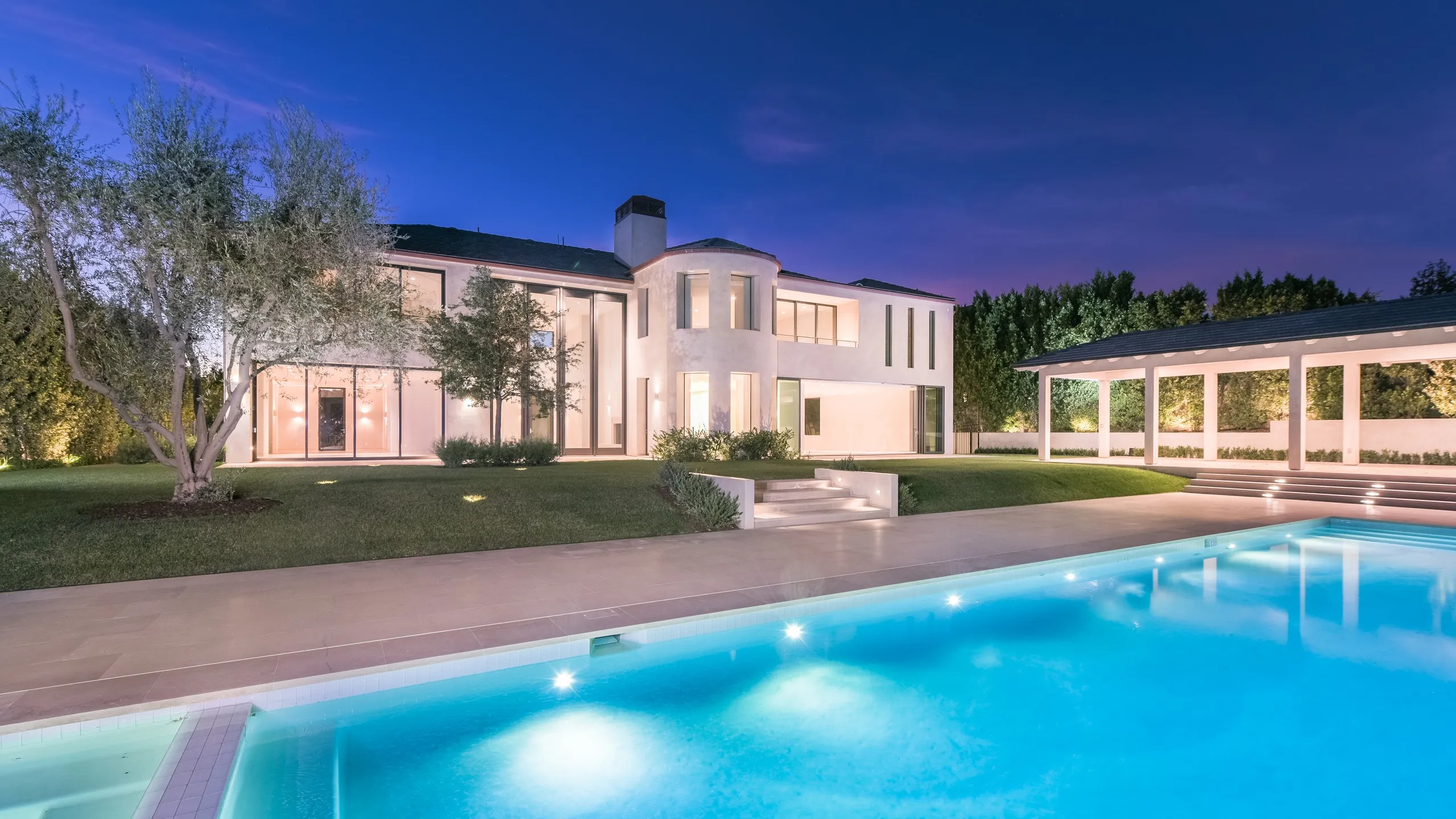 Kim Kardashian surprised when she bought a $60M villa located between ...