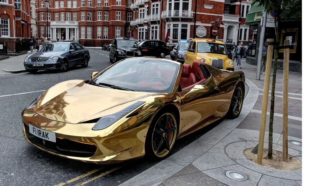 CLASS: Ronaldo Shakes Up the Streets of Arabia Behind the Wheel of a Gold-Plated Ferrari 488 GTB 2